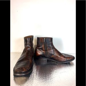 Frye men’s ankle length brown leather boots. Size 9.5